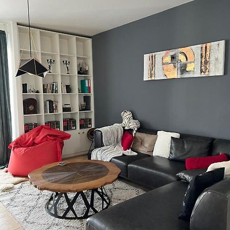 Modern Apartment In Skopje Buitenkant foto