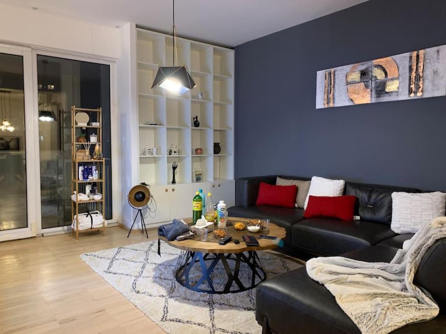 Modern Apartment In Skopje Buitenkant foto