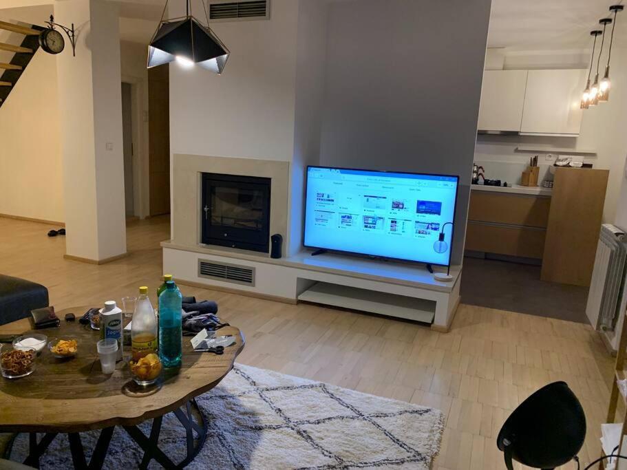 Modern Apartment In Skopje Buitenkant foto